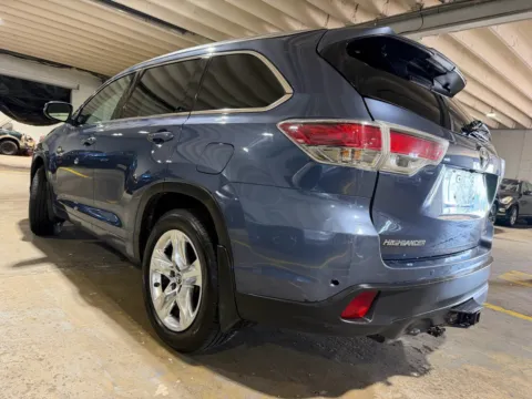 Another view of 2016 Toyota Highlander Limited V6 for sale in Carlstadt, NJ at 101 Motors