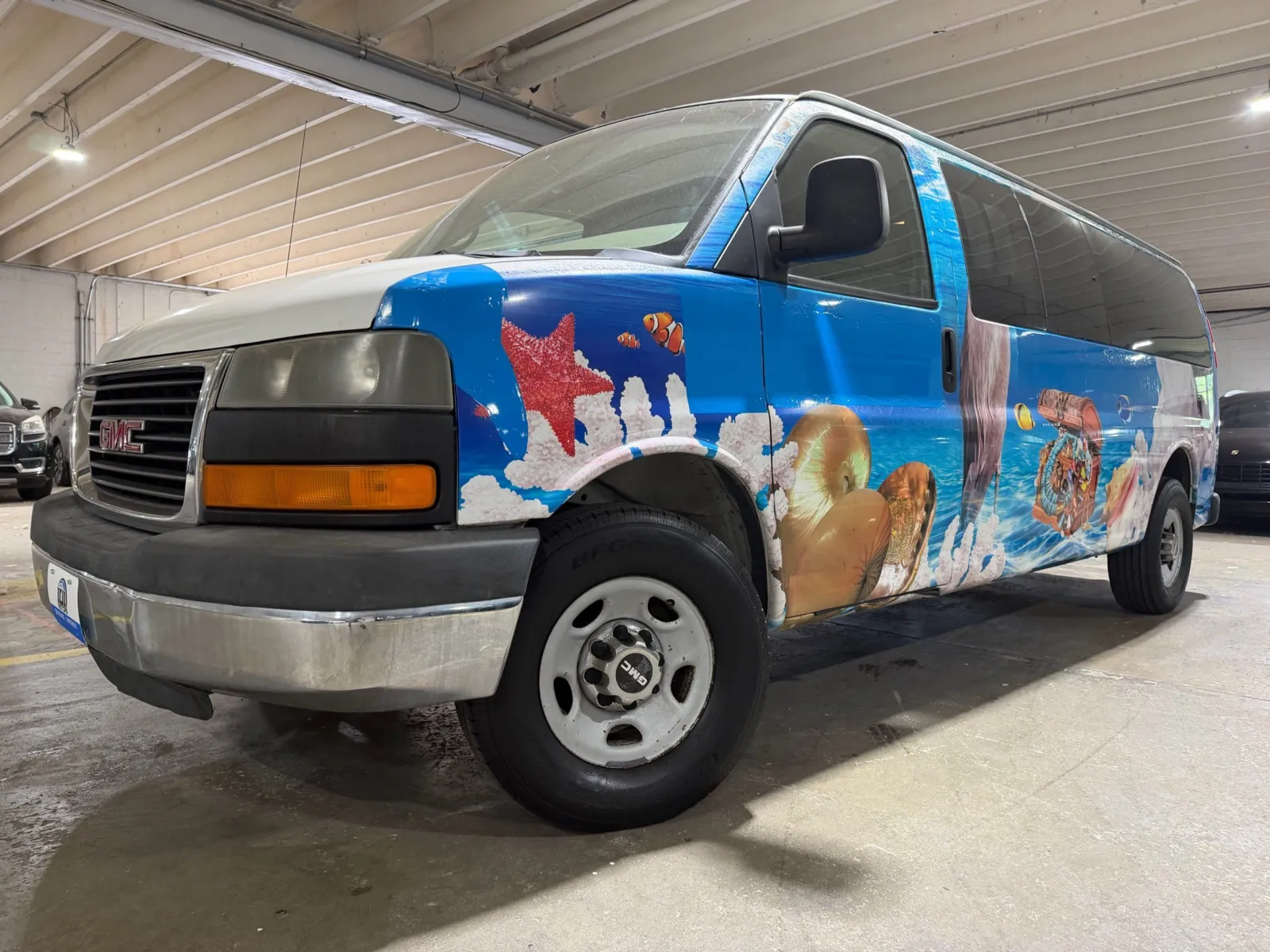 GMC Savana photo 2