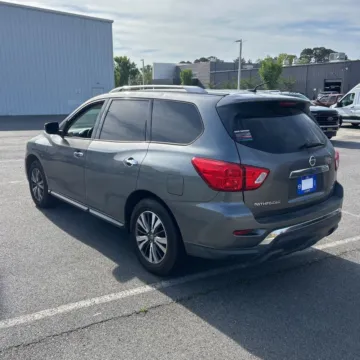 More photos of 2018 Nissan Pathfinder S at 101 Motors, NJ
