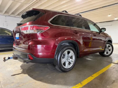 More photos of 2016 Toyota Highlander Limited Platinum V6 at 101 Motors, NJ