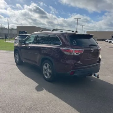 More photos of 2016 Toyota Highlander Limited Platinum V6 at 101 Motors, NJ