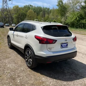 More photos of 2018 Nissan Rogue Sport SL at 101 Motors, NJ