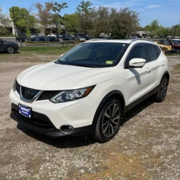 White 2018 Nissan Rogue Sport SL for sale in Carlstadt, NJ