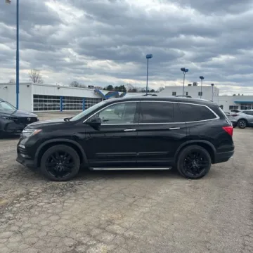 Another view of 2018 Honda Pilot Touring for sale in Carlstadt, NJ at 101 Motors