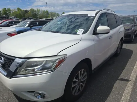 White 2014 Nissan Pathfinder SL for sale in Carlstadt, NJ