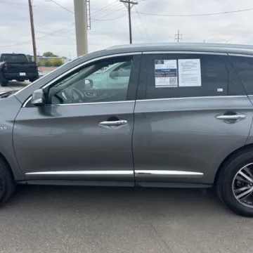 More photos of 2018 INFINITI QX60 at 101 Motors, NJ