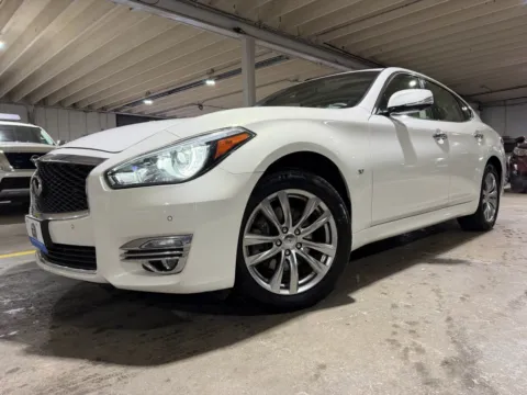 Photos of 2015 INFINITI Q70 3.7X for sale in Carlstadt, NJ at 101 Motors