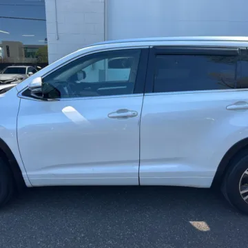 More photos of 2016 Toyota Highlander XLE V6 at 101 Motors, NJ