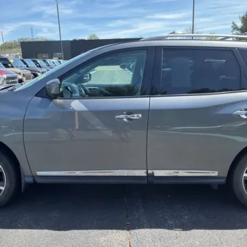 More photos of 2018 Nissan Pathfinder Platinum at 101 Motors, NJ