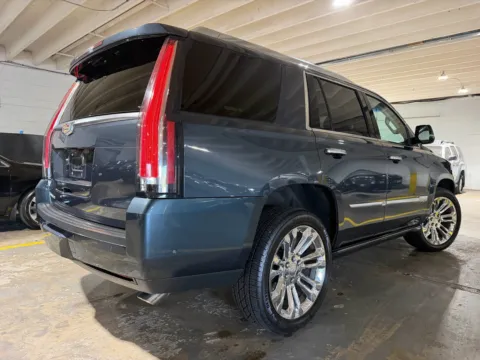 More photos of 2019 Cadillac Escalade Premium Luxury at 101 Motors, NJ