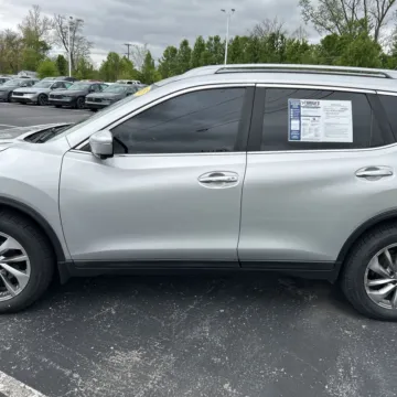More photos of 2015 Nissan Rogue SL at 101 Motors, NJ