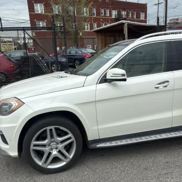 Photos of 2015 Mercedes-Benz GL 550 4MATIC for sale in Carlstadt, NJ at 101 Motors