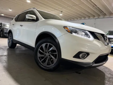 More photos of 2016 Nissan Rogue SL at 101 Motors, NJ