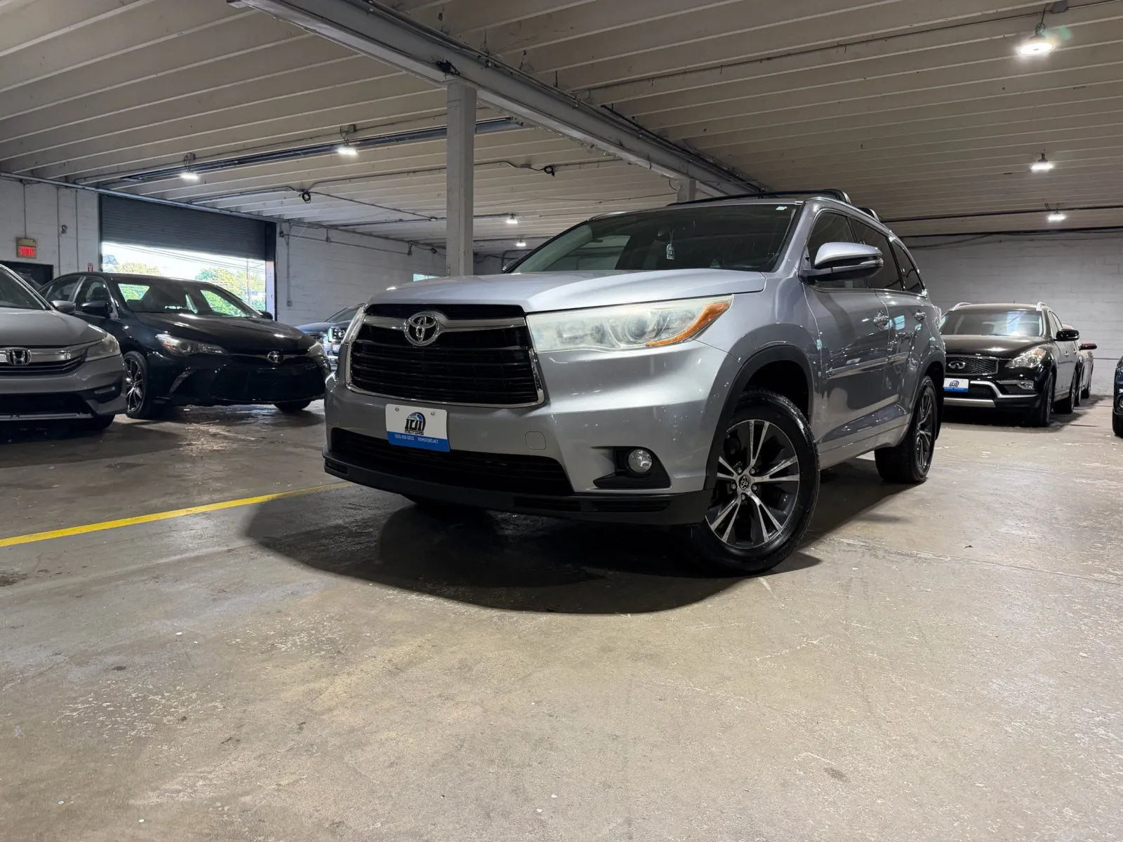 Silver 2016 Toyota Highlander XLE V6 for sale in Carlstadt, NJ