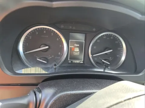 More photos of 2016 Toyota Highlander XLE V6 at 101 Motors, NJ