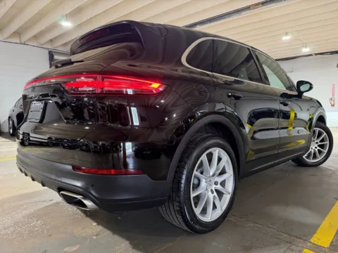 More photos of 2019 Porsche Cayenne at 101 Motors, NJ