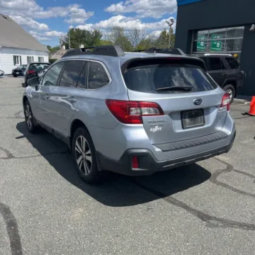 More photos of 2018 Subaru Outback 2.5i Limited at 101 Motors, NJ
