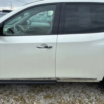 More photos of 2015 Nissan Pathfinder SL at 101 Motors, NJ