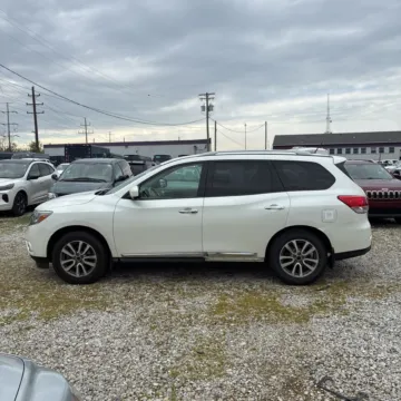 Another view of 2015 Nissan Pathfinder SL for sale in Carlstadt, NJ at 101 Motors