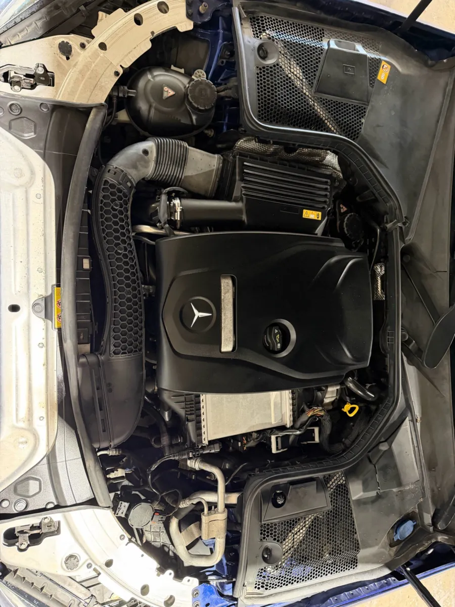 Mercedes-Benz C300 photo 18