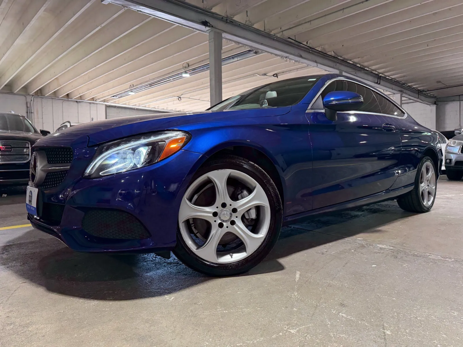 Mercedes-Benz C300 photo 2