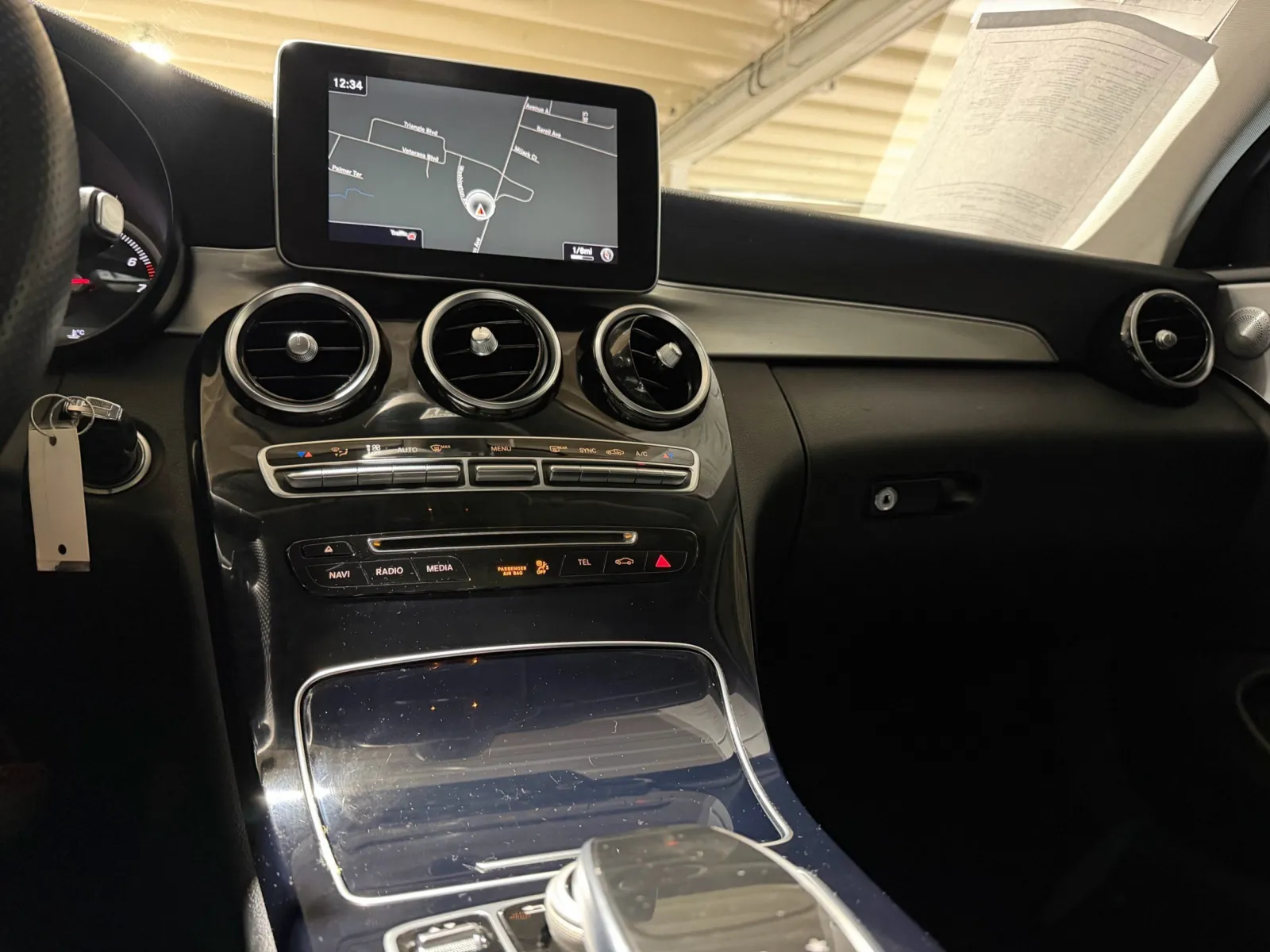Mercedes-Benz C300 photo 14