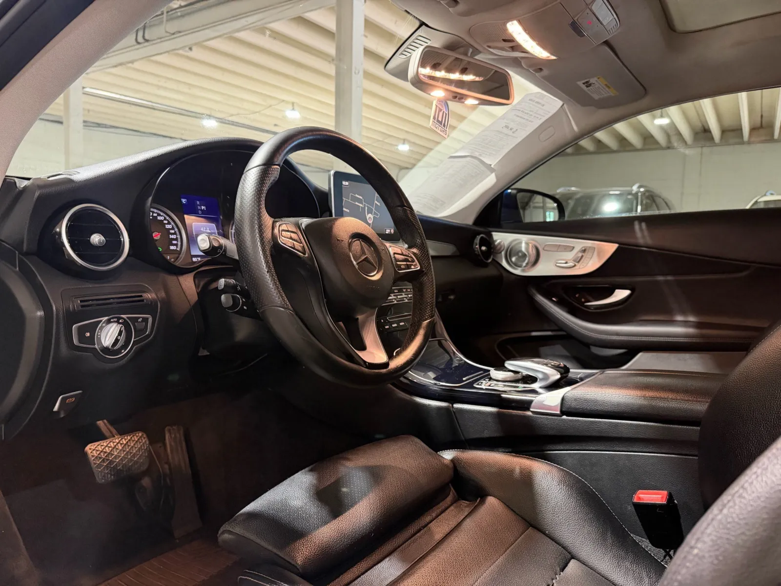 Mercedes-Benz C300 photo 7