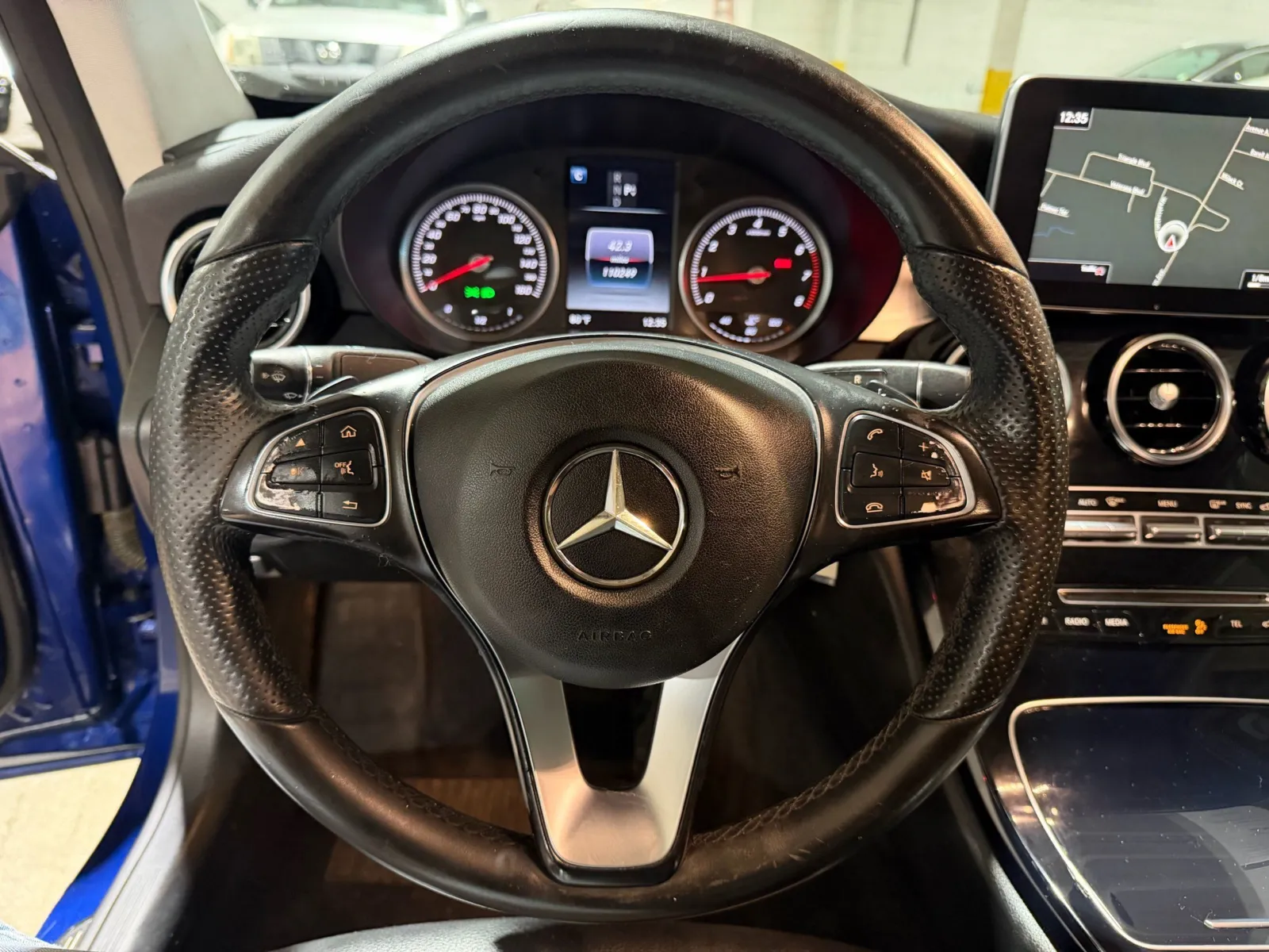 Mercedes-Benz C300 photo 12