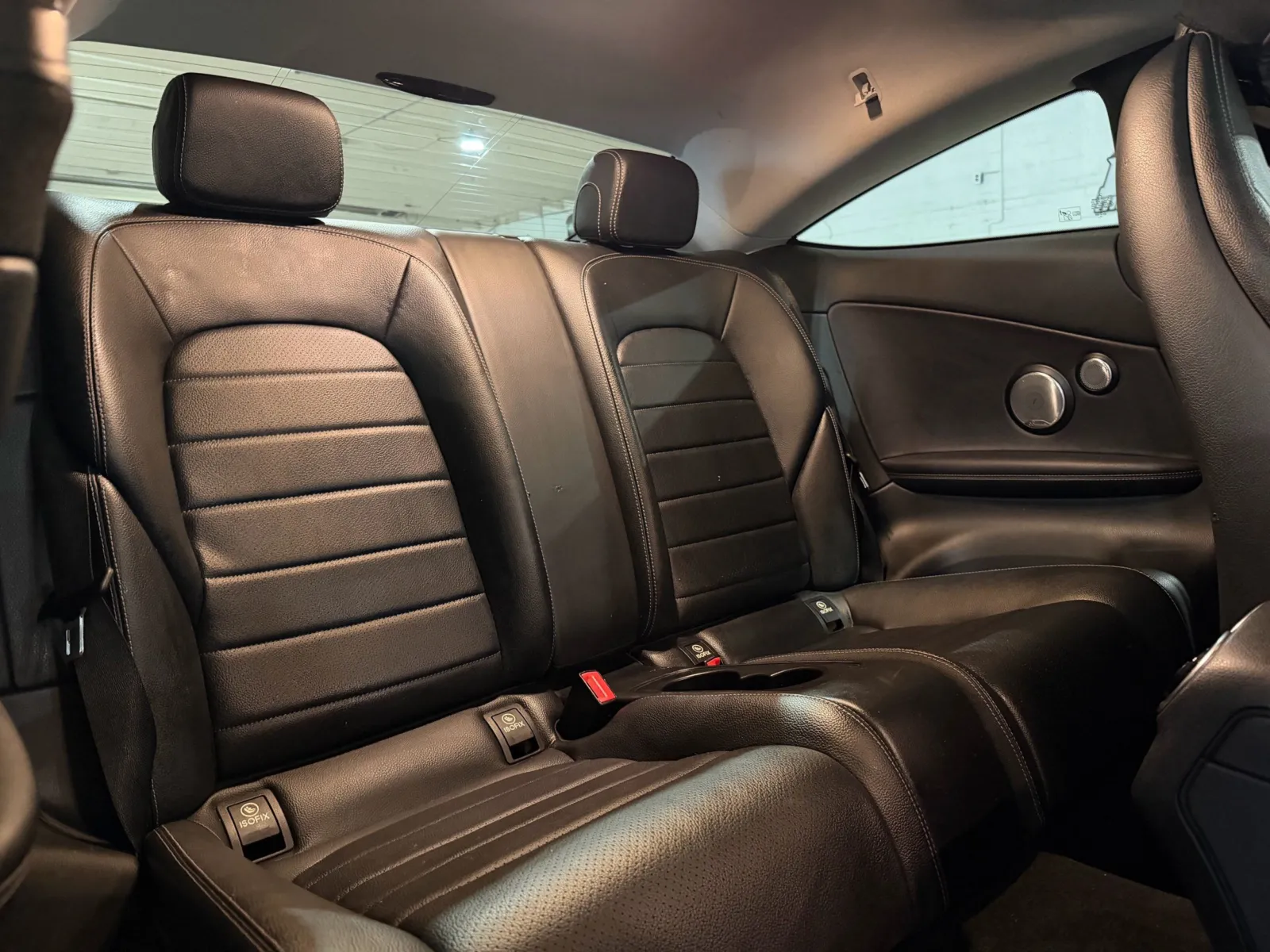 Mercedes-Benz C300 photo 11