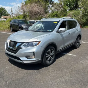 Silver 2018 Nissan Rogue SL for sale in Carlstadt, NJ
