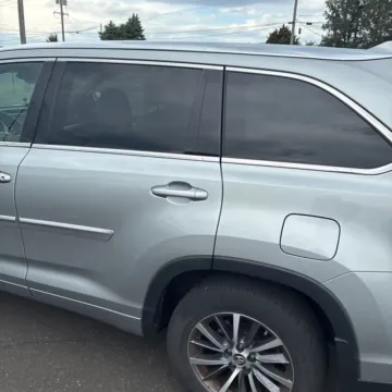 More photos of 2017 Toyota Highlander XLE at 101 Motors, NJ