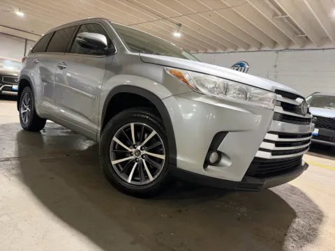 More photos of 2017 Toyota Highlander XLE at 101 Motors, NJ