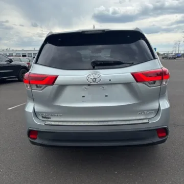 More photos of 2017 Toyota Highlander XLE at 101 Motors, NJ