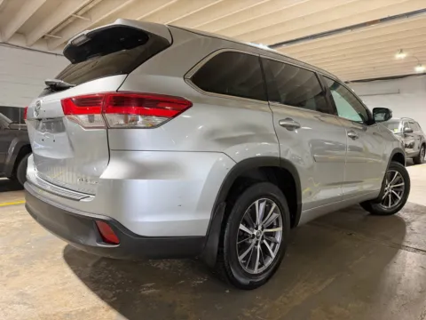 More photos of 2017 Toyota Highlander XLE at 101 Motors, NJ