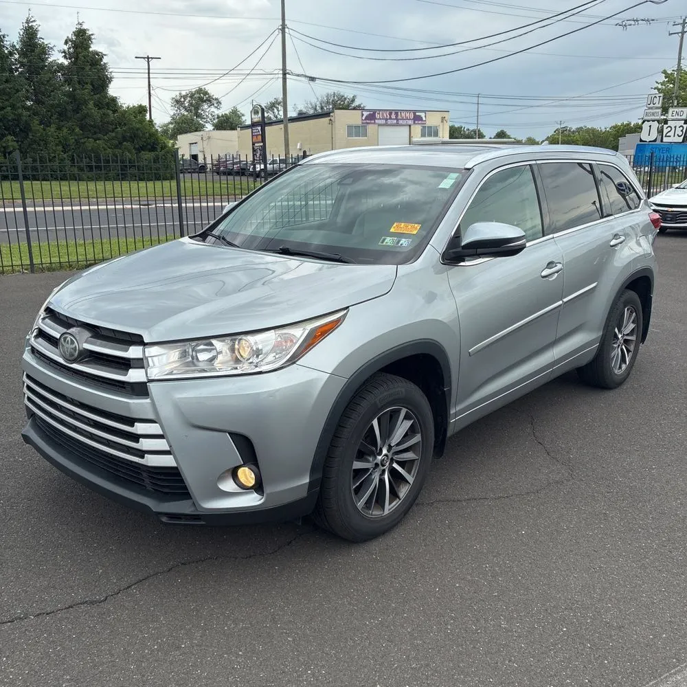 Silver 2017 Toyota Highlander XLE for sale in Carlstadt, NJ