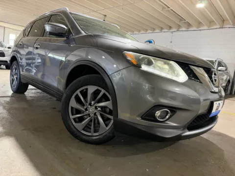 More photos of 2016 Nissan Rogue SL at 101 Motors, NJ