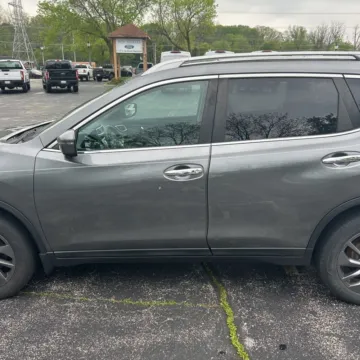 More photos of 2016 Nissan Rogue SL at 101 Motors, NJ