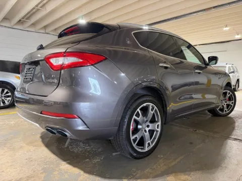 More photos of 2017 Maserati Levante at 101 Motors, NJ