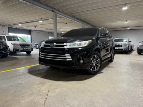 Black 2018 Toyota Highlander XLE for sale in Carlstadt, NJ