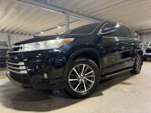Photos of 2018 Toyota Highlander XLE for sale in Carlstadt, NJ at 101 Motors