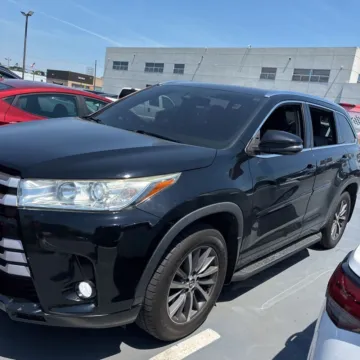 Photos of 2018 Toyota Highlander XLE for sale in Carlstadt, NJ at 101 Motors