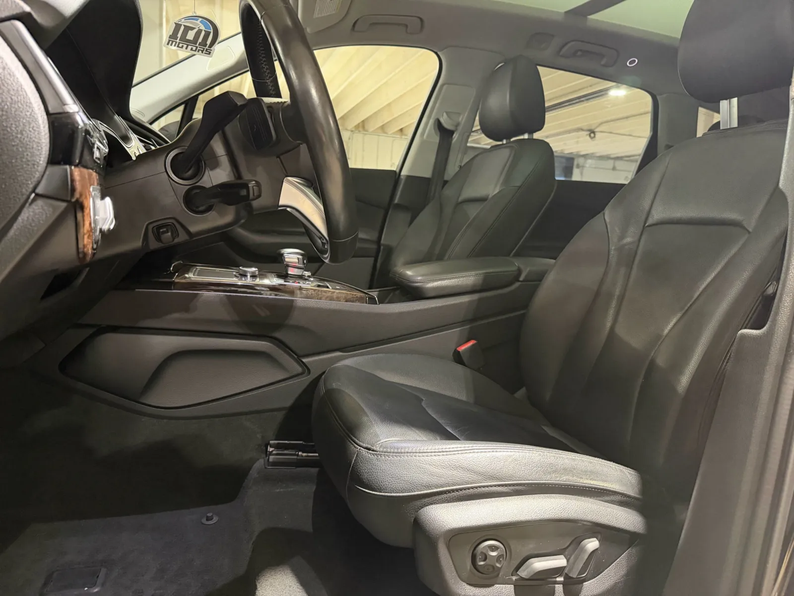 Audi Q7 photo 9