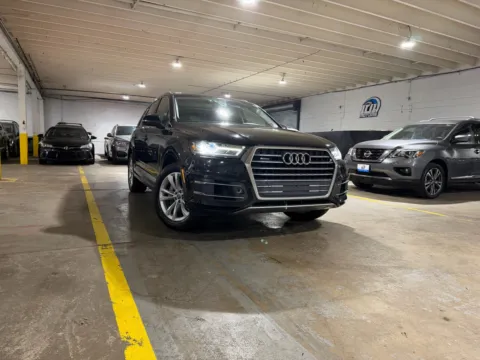 More photos of 2018 Audi Q7 3.0T Premium at 101 Motors, NJ