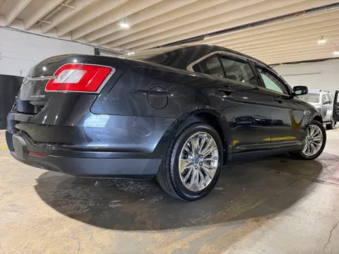More photos of 2010 Ford Taurus Limited at 101 Motors, NJ