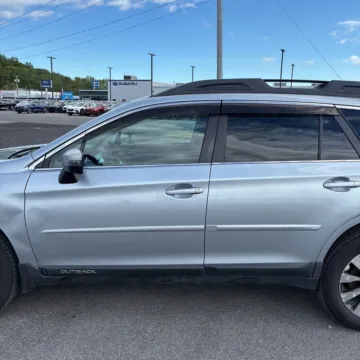 More photos of 2015 Subaru Outback 2.5i Limited at 101 Motors, NJ