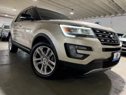 More photos of 2017 Ford Explorer XLT at 101 Motors, NJ