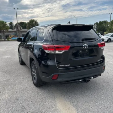 More photos of 2017 Toyota Highlander XLE at 101 Motors, NJ