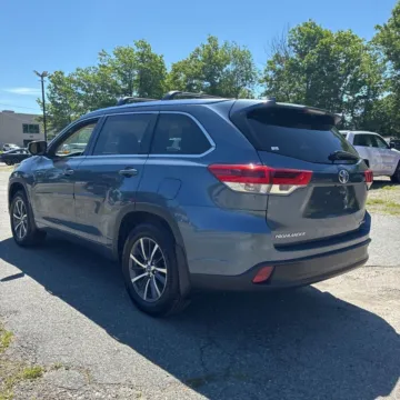 More photos of 2017 Toyota Highlander XLE at 101 Motors, NJ