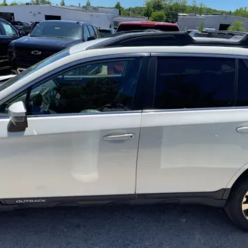 More photos of 2016 Subaru Outback 2.5i Limited at 101 Motors, NJ