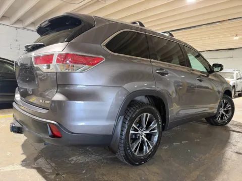 More photos of 2016 Toyota Highlander XLE V6 at 101 Motors, NJ